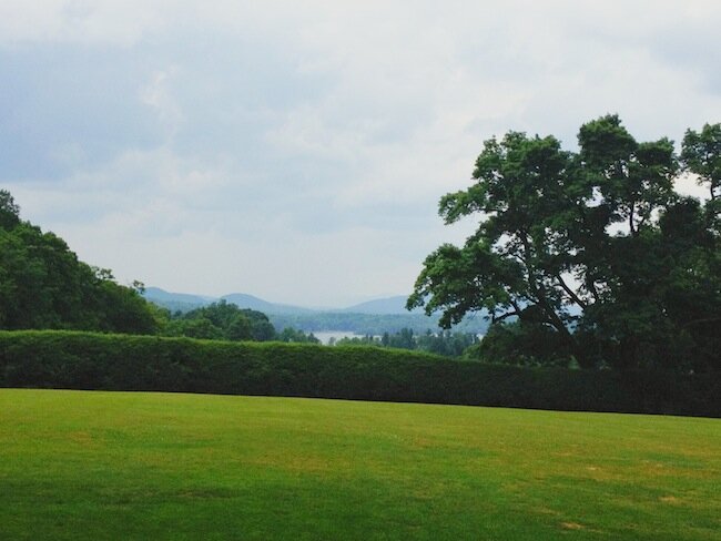 tanglewood-ozawa-hall-lawn